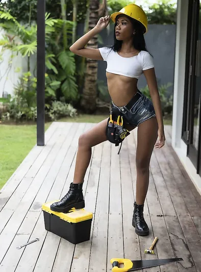 Sheeiziss: Hard Hat Hottie’s Naughty Break