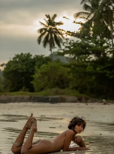 Dawn Desire: Rosah’s Beach Frolic