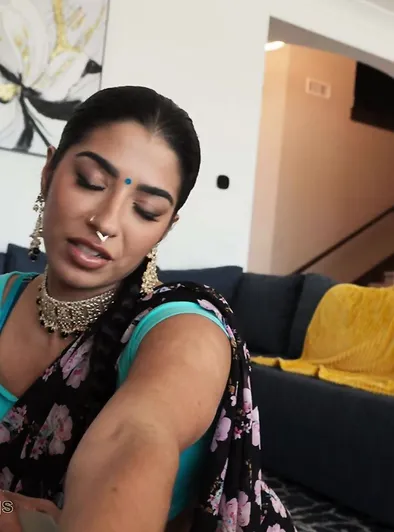 Jasmine Sherni’s Sari Seduction