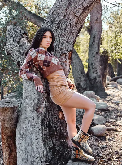 Avery Black Threesome Temptations