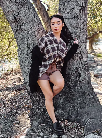 Avery Black Threesome Temptations