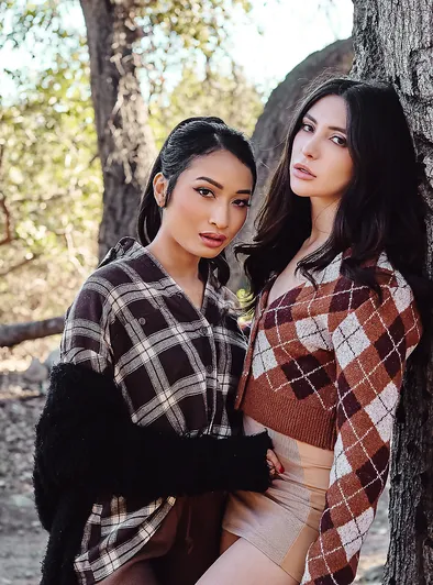 Avery Black Threesome Temptations