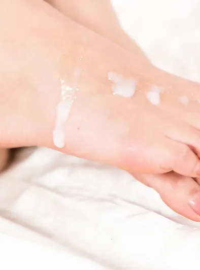 Iroha Tsubaki gets fucked in her hairy pussy