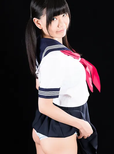 Tsukushi Mamiya’s Schoolgirl Stroke