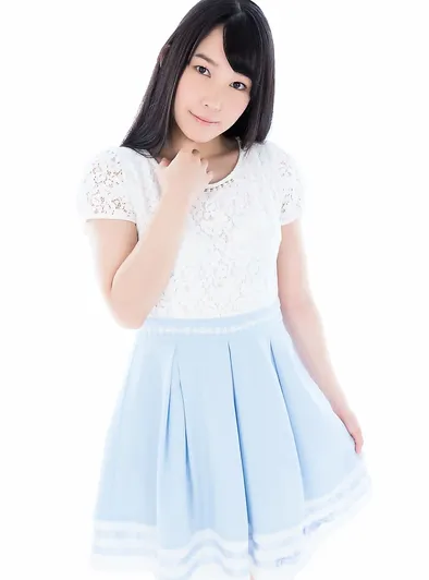 Yui Kasugano’s Hands-On Dress Strip