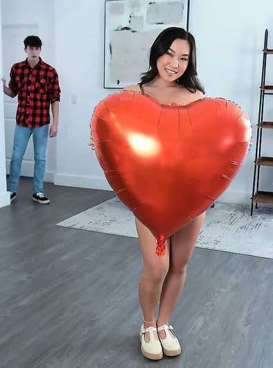 Kimmy Kimm’s Swap Family Valentine’s Fuck Frenzy