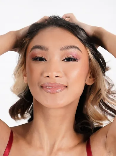 Xoey Li's Hussiepass Debut