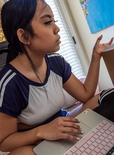 Luna Mills My Science Sexperiment