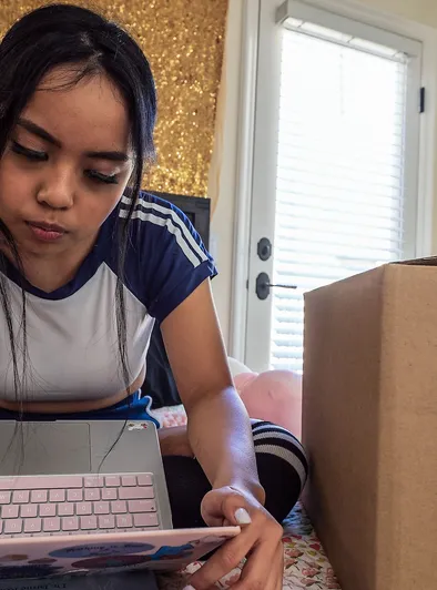 Luna Mills My Science Sexperiment