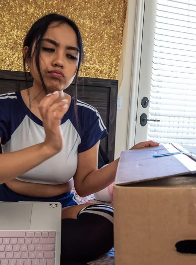 Luna Mills My Science Sexperiment