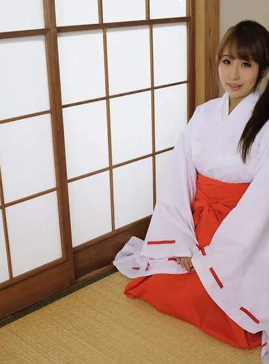 Yui Misaki’s Kimono Reveal