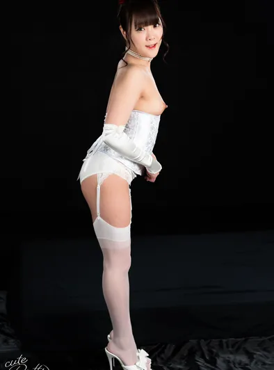 Aya Komatsu’s White Lingerie Showcase