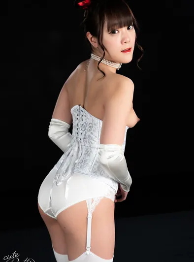 Aya Komatsu’s White Lingerie Showcase