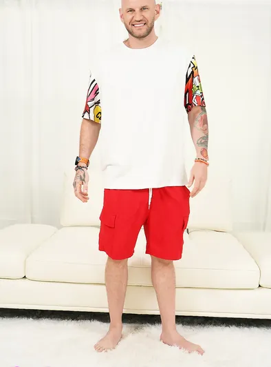 Sakura Lin’s Intense Hussie Pass Debut