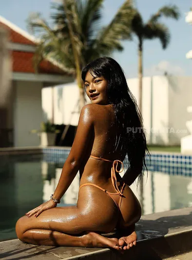 A Sizzling Summer Day with Lilly