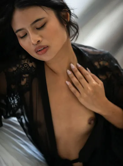 Bua’s Morning Lace Tease