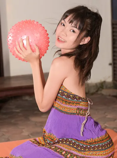 Sowan’s Sexy Thai Photoshoot