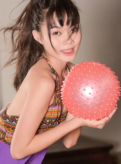 Sowan’s Sexy Thai Photoshoot