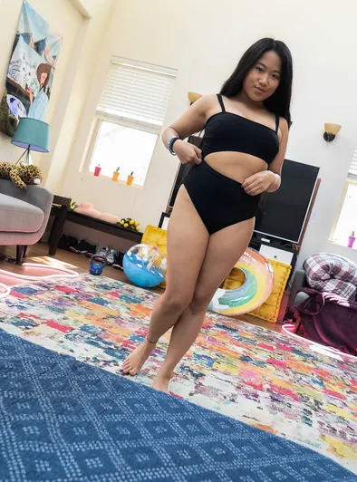 Alona Bloom's Wild Position Pussy Pound