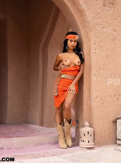 Putri Cinta's Hot Desert Dress Tease