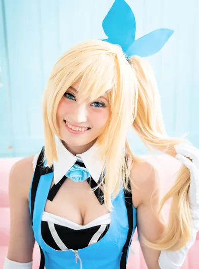 Mizuki's Bunny Cosplay Pussy Flash