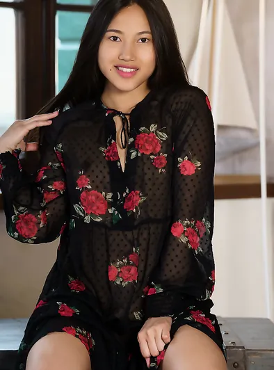 May Thai Reveals Cute Pussy in Dress