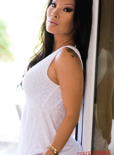 Asa Akira Outdoor Photoshoot and Anal Fuck