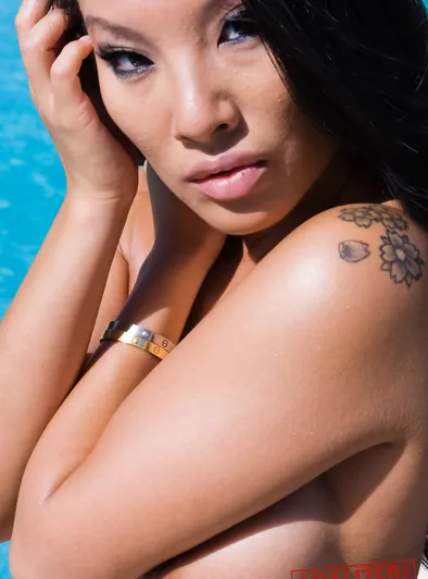 Asa Akira Outdoor Photoshoot and Anal Fuck