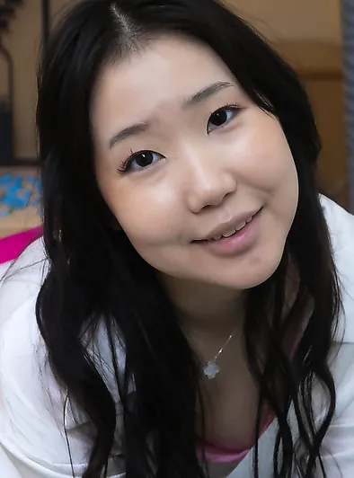 Anna Abit’s Naughty Dildo Play on Bed