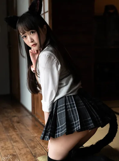 Ria Kurumi Cat Schoolgirl Leg Spread Tease