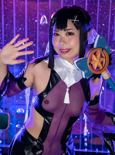 Mayu Sakurai Spreads Her Wet Pussy Cosplay