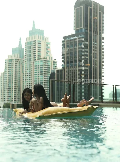 Cookie and Vina Rae in Lesbian Tease