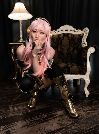 Mizuki As Megurine Luka Fingers Her Pussy