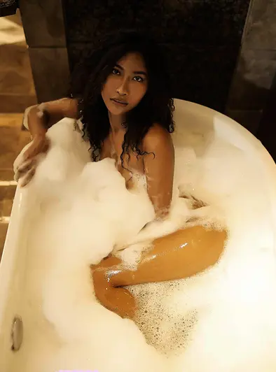 Niki Meow Wet Naked Hotel Playtime