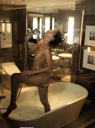 Niki Meow Wet Naked Hotel Playtime