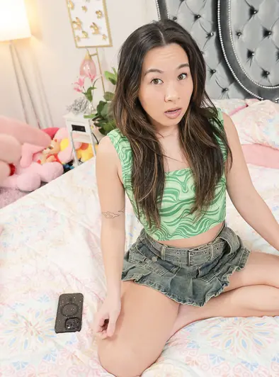 Kimmy Kimm Begs For Messy Facial