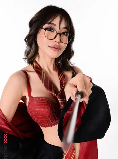 Reina O'Hara Horny Hermione Dildo Fuck