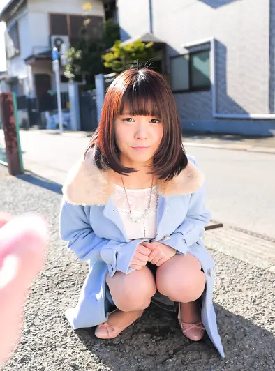 Haruka Miura Flashes Her Trimmed Pussy In Public