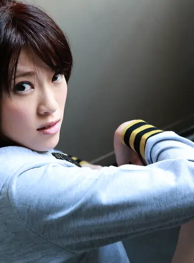 Sara Yurikawa Shirt Lift Tease Will Drive You Crazy