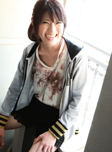Sara Yurikawa Shirt Lift Tease Will Drive You Crazy