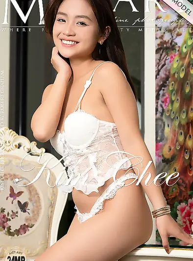 New 18-Year Old Model Kim Chee Nude Debut