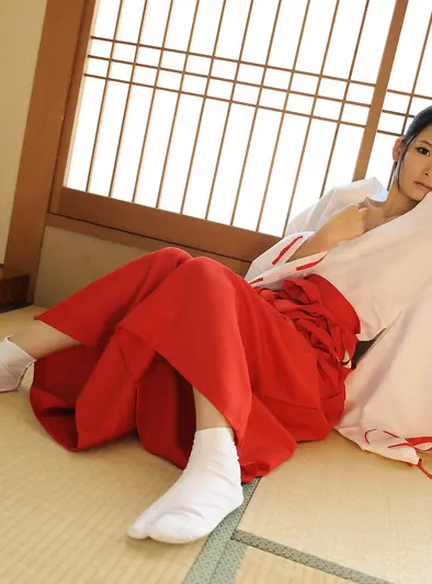 Ako Nishino Teases and Gets Nude In Her Open Kimono