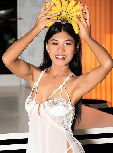 Sunly Gives A Naughty Banana Blowjob In The Kitchen