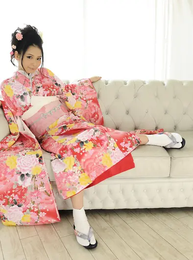 Ako Nishino Strips Her Kimono For Nude Couch Fun