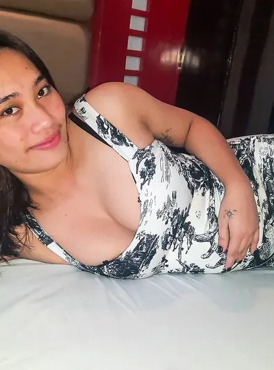 Horny Pinay Plays With Her Pink Toy On The Hotel Bed