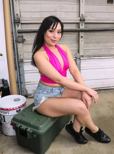 Lao Latina Gets Nailed in the Garage