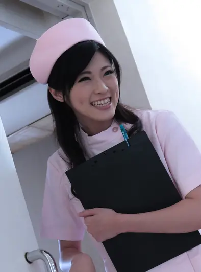 Sara Yurikawa's Naughty Nurse Handjob Session