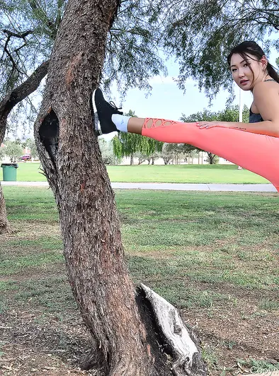 Jade Luv Goes Wild With Her Dildo In The Park