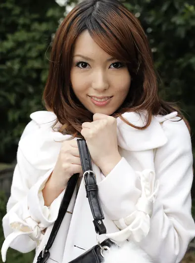 Yui Hatano's Cute Outdoor Stockings Tease With A Smile