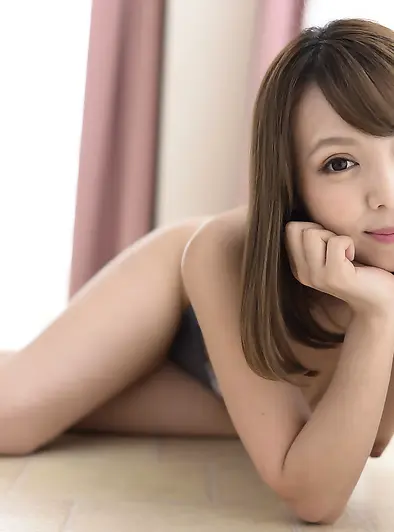 Luna Shimotsuki Wears Kimono and Gets Naked in Tub